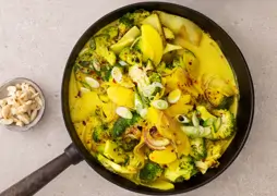 Brokkoli-Cashew-Curry mit Kokosmilch