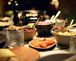 Was braucht man für Raclette? Zutaten und Ideen