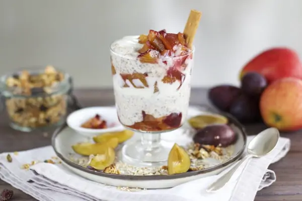 Overnight Oats mit Pflaumenkompott