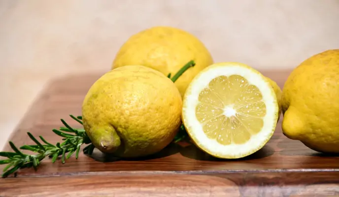 7 Gründe: Darum sind Zitronen gesund 
