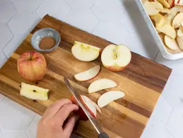 Getrocknete Apfelspalten mit Zimt Step 1