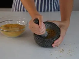 Scharfer Kräutersenf Step 1