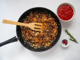 Pasta bolognese Step 2