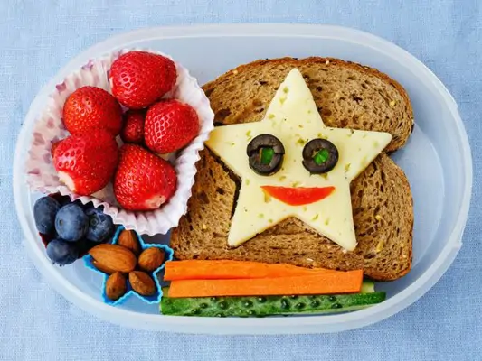 Gemischter Teller zum Frühstück