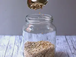 Overnight oats Step 1