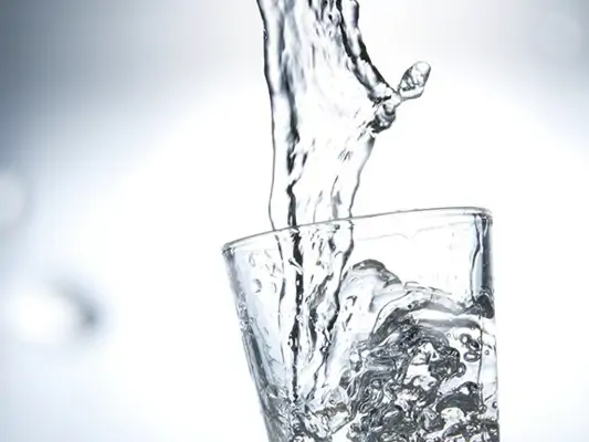 Basisches Wasser