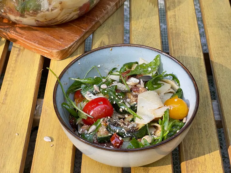 Veganer italienischer Nudelsalat