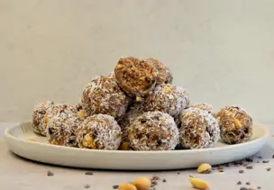 Energy Balls mit Erdnussmus