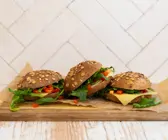 Gefüllte Pizzabrötchen