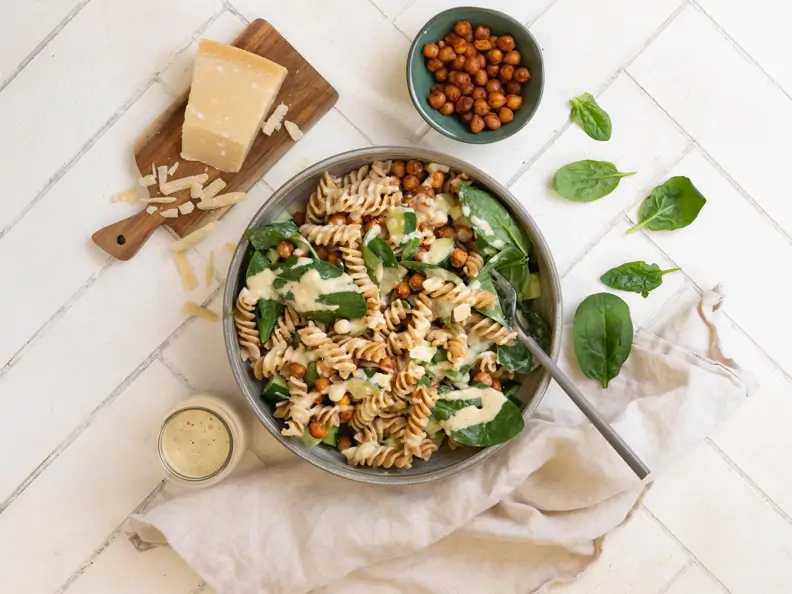 Caesar-Pasta-Salat