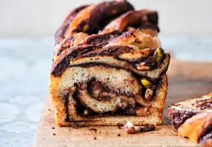 Schokoladen-Nuss-Babka