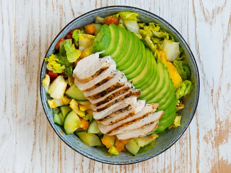 Salat mit Hähnchenbrust