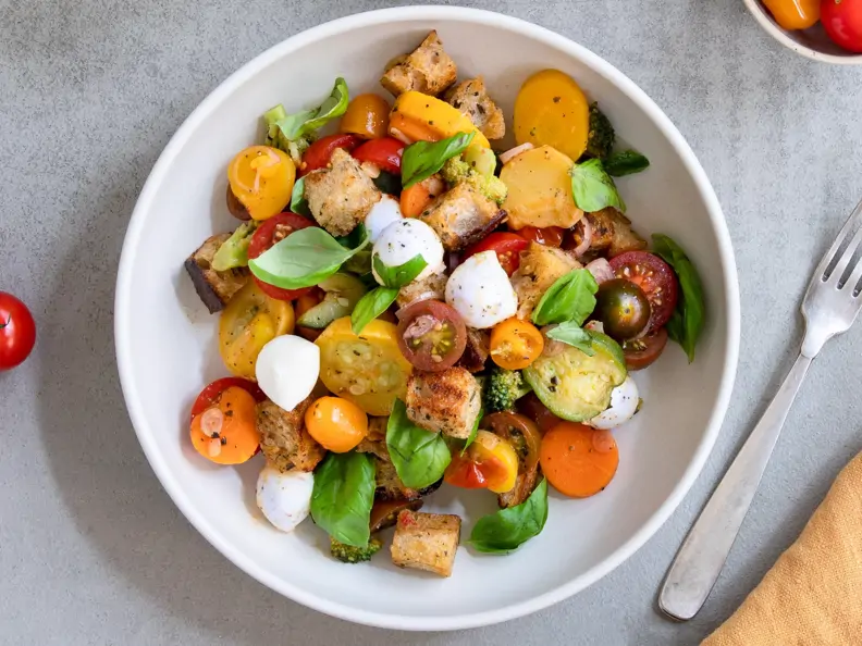 Italienischer Brotsalat