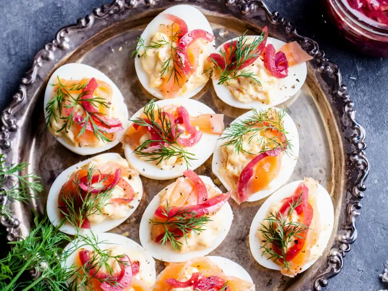 Gefüllte Eier mit Lachs und Zitronen-Mayonnaise