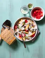 Kartoffelsalat mit Gemüse und Grana Padano