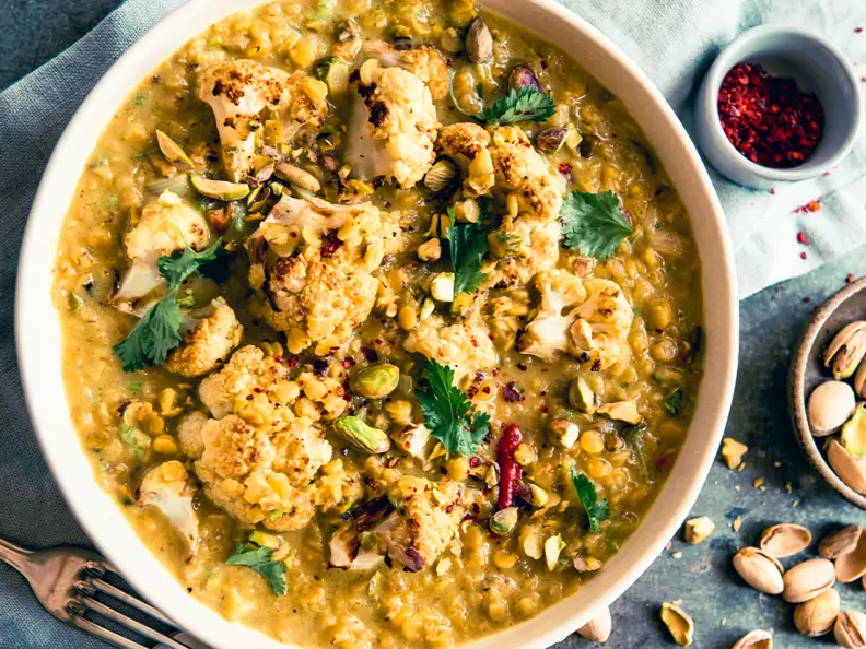 Blumenkohl-Curry mit Linsen und Pistazien