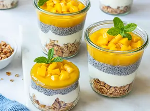 Frühstück im Glas mit Exquisa ZERO Quark-Joghurt-Creme Mango