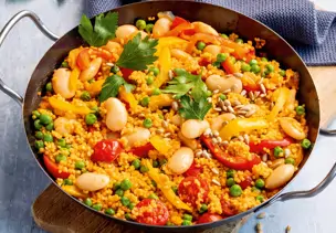Hirse-Paella mit Bohnen und Paprika