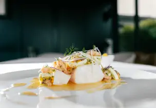 Skrei mit brauner Butter, Ei, Dill und Meerrettich