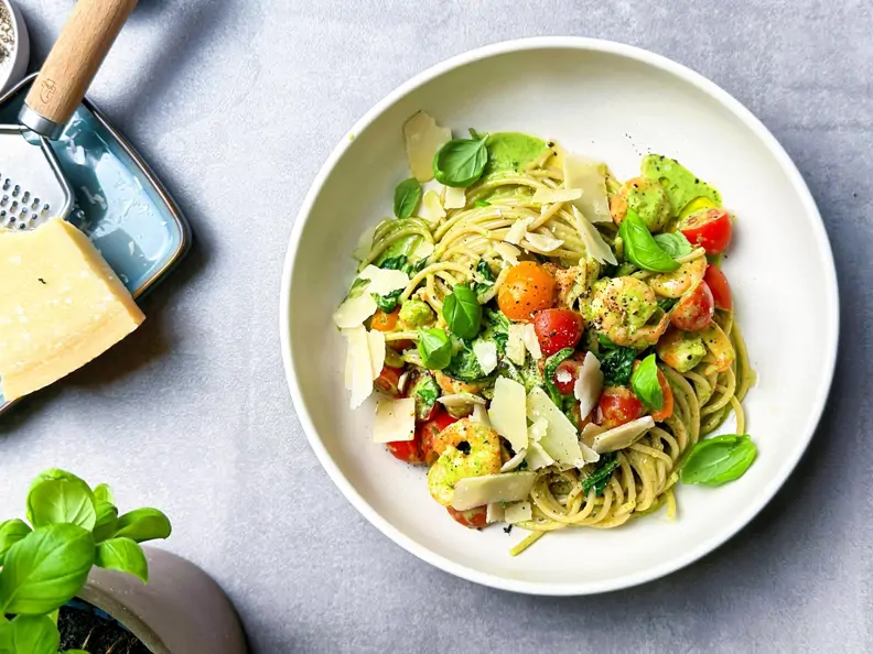 Spaghetti mit Garnelen und Spinat