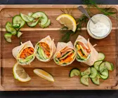 Wraps mit Avocado und Lachs