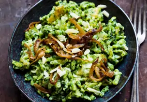 Spinatspätzle mit Käse