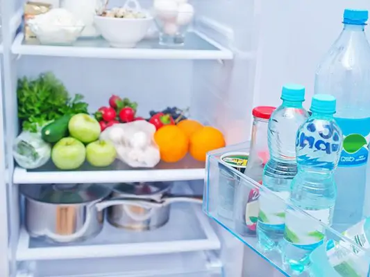 Lebensmittel im Kühlschrank