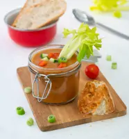 Tomaten-Gazpacho mit Sellerie