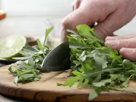 Tagliatelle und marinierter Lachs-Zubereitungsschritt 3-Rucola putzen