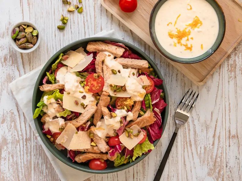 Salat mit Fleischstreifen