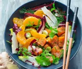 Lachs-Bowl mit Clementinen und Radicchio