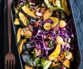 Kürbis-Rotkohl-Salat mit Physalis