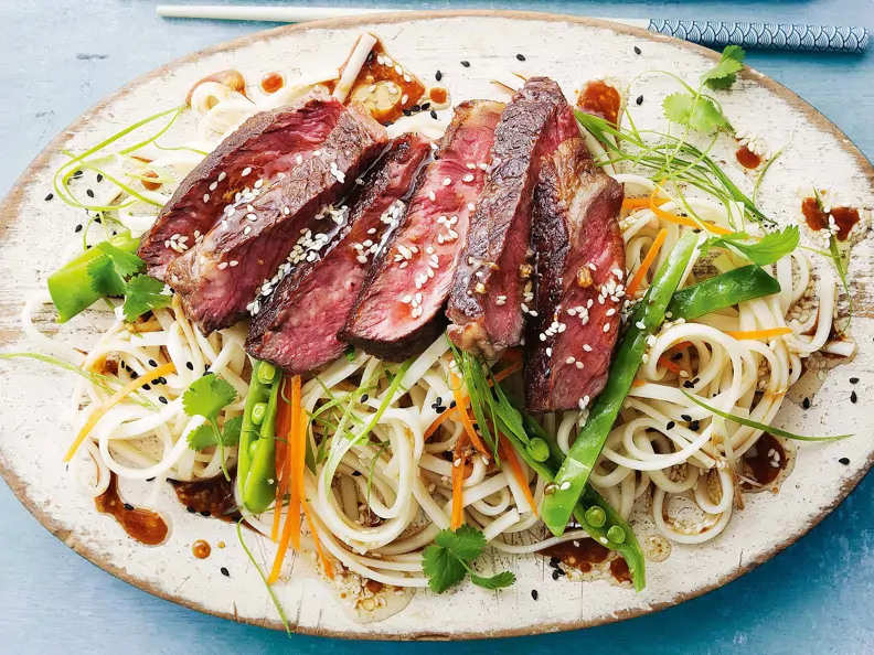 Ingwer-Rindfleisch mit Nudeln