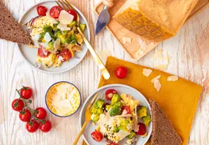 Rührei mit Avocado