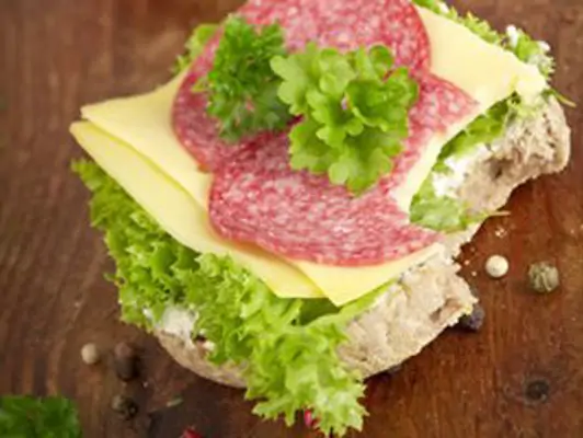 Käse-Salami-Brot