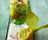 Exotischer Obstsalat mit Zimt
