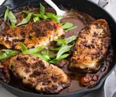 Hähnchen in Tomaten-Kakao-Sauce