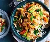 Thai-Basilikum-Chili-Hähnchen mit Cashewkernen