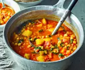 Marokkanische Gemüsesuppe mit Kichererbsen