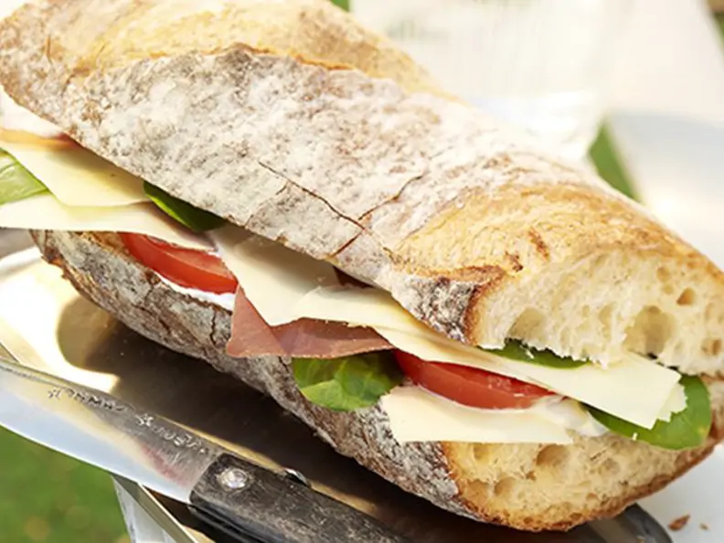 Gruyère AOP-Baguette mit Knoblauch