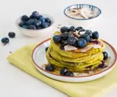 Blaubeer-Avocado-Pancakes