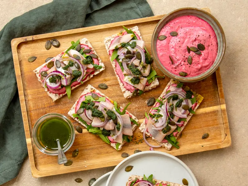 Norwegischer Matjes mit Rote-Bete-Creme