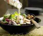 Blattsalat mit Hähnchenstreifen