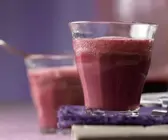 Kefir-Drink mit Schwarzen Johannisbeeren