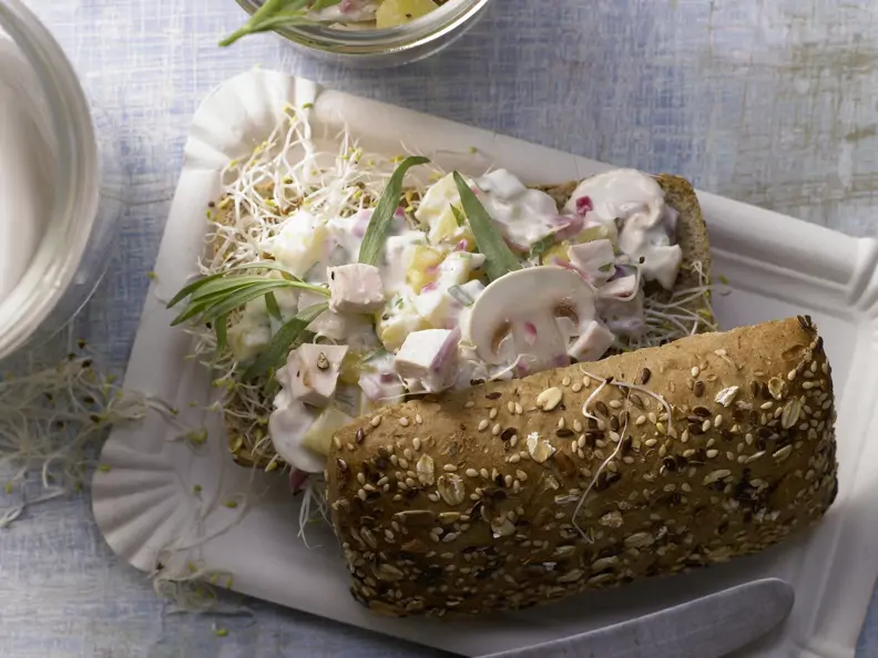 Geflügelsalat-Brötchen