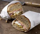 Exotisches Roastbeef-Sandwich