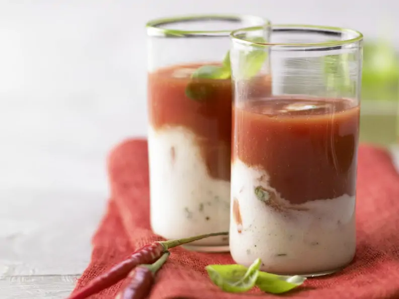 Pikanter Tomaten-Dickmilch-Drink