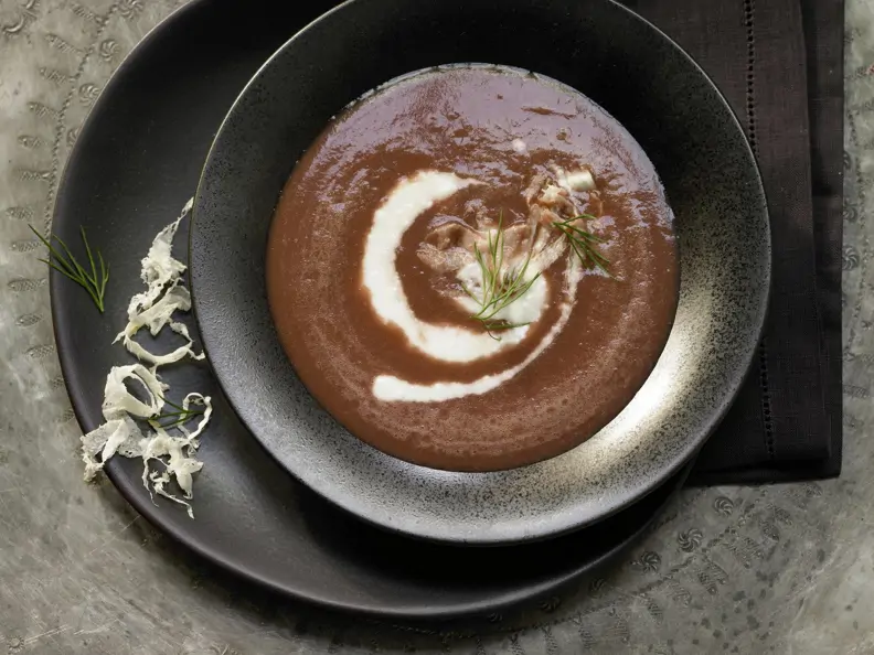Rote-Bete-Suppe mit Kartoffeln