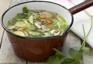 Asiatische Kohlsuppe
