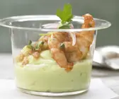 Scharfe Garnelen auf Avocadocreme